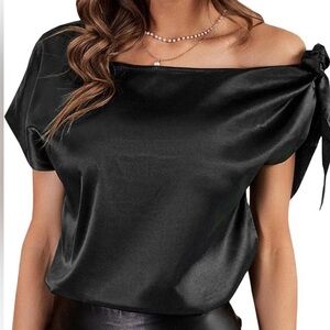 Vidussa women Chic Black Satin Off-Shoulder Blouse size M so Elegant. Be pretty.